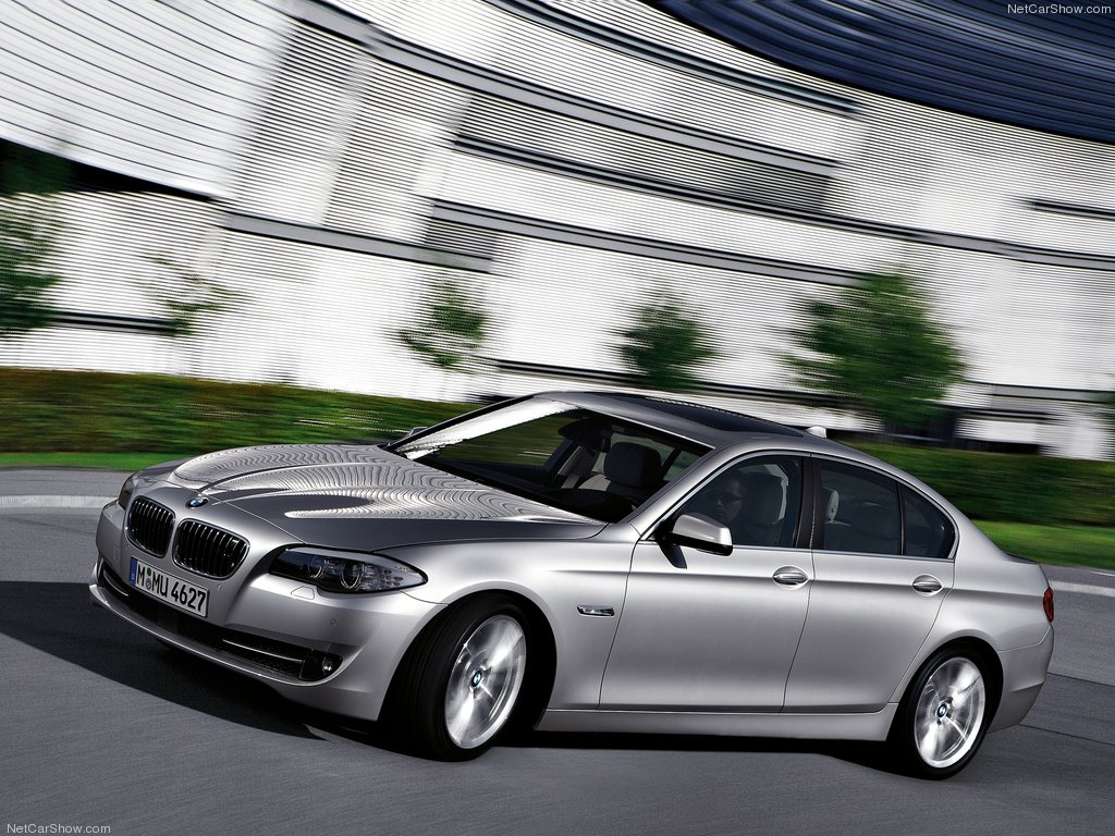 بررسی BMW 523i نمایشگاه اتومبیل داودی