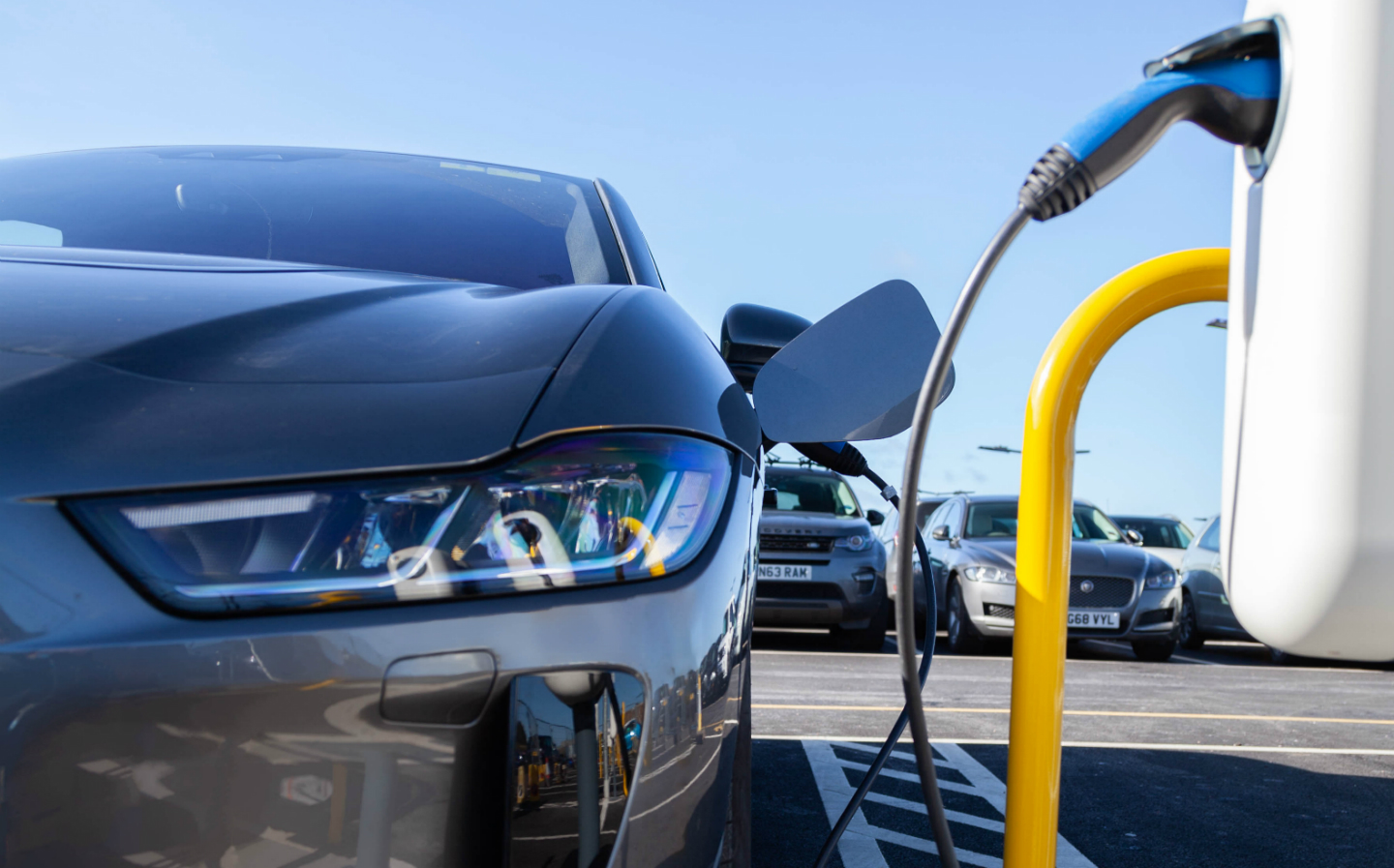 خودروهای برقی با بالاترین گستره حرکتی که می توان به جای خودروهای بنزینی یا دیزلی خرید